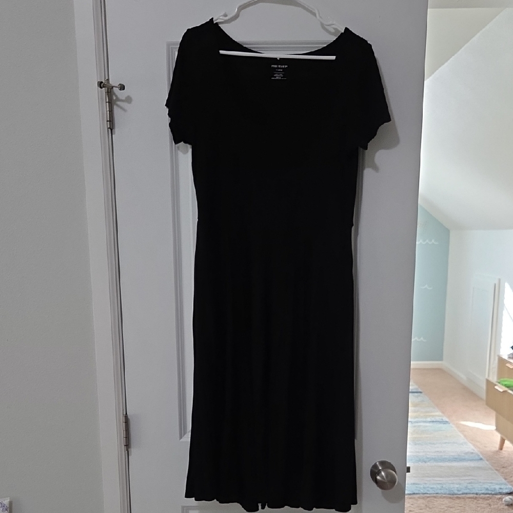 Posh Peanut Classic Black Midi Dress